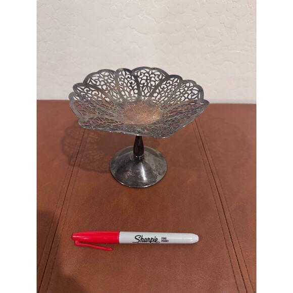 Vintage International Silver Co Lovelace Pedestal silver Plate Candy Dish 3013 - Picture 1 of 4